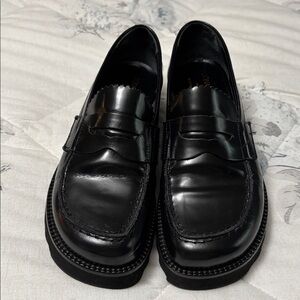Donald J. Pliner Black Loafers. size 5.5